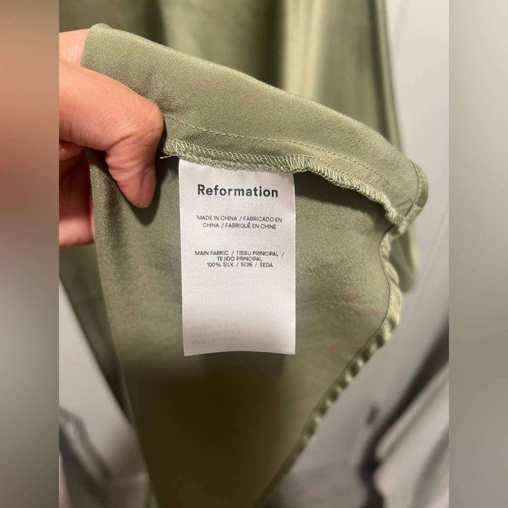 🛑SOLD🛑 NWOT Reformation Layla Silk Skirt in Artichoke - Picture 8 of 10